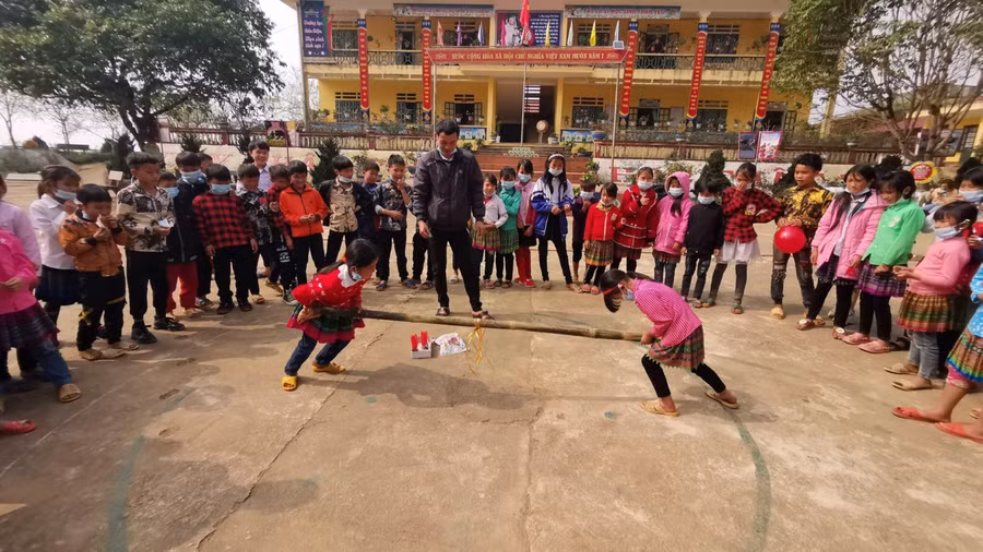 Bắc Hà phấn đấu trở thành điểm sáng của giáo dục Lào Cai