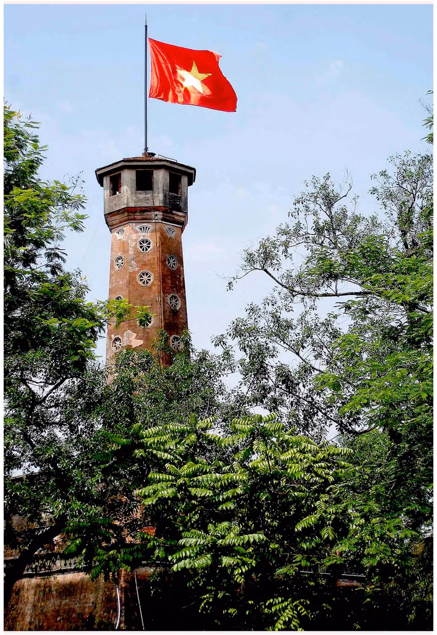 Cột cờ.