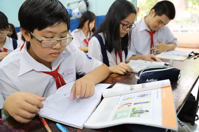 Dạy học 5 ngày/tuần bậc THCS được đa số GV, HS, PHHS đồng thuận. (ảnh minh họa) Dạy học 5 ngày/tuần bậc THCS được đa số GV, HS, PHHS đồng thuận. (ảnh minh họa)