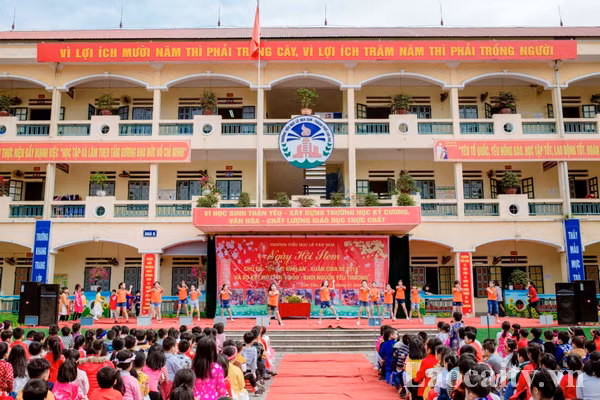 Tăng cường cơ sở vật chất cho trường lớp học cần sự chung tay và đồng lòng của toàn xã hội (ảnh minh họa) Tăng cường cơ sở vật chất cho trường lớp học cần sự chung tay và đồng lòng của toàn xã hội (ảnh minh họa)