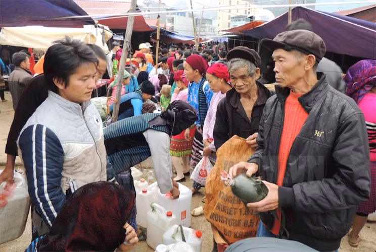 Khu vực nếm và bán rượu ngô.
