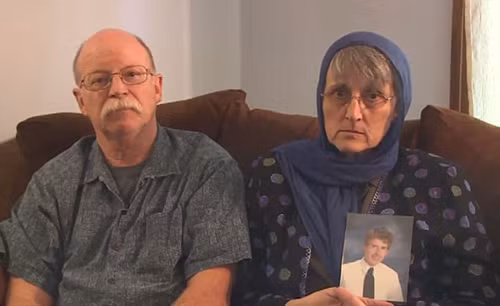 Ông bà Ed và Paula Kassig. Ảnh: Youtube kassig1-2696-1413251946.jpg