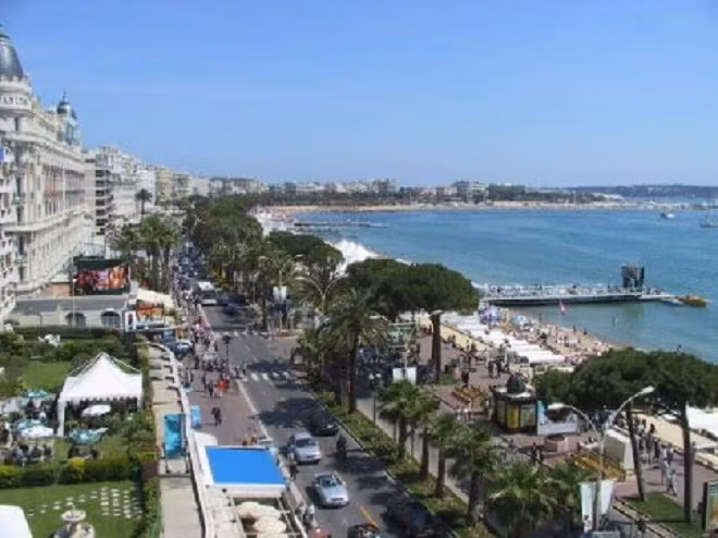 Thành phố Cannes, Pháp.