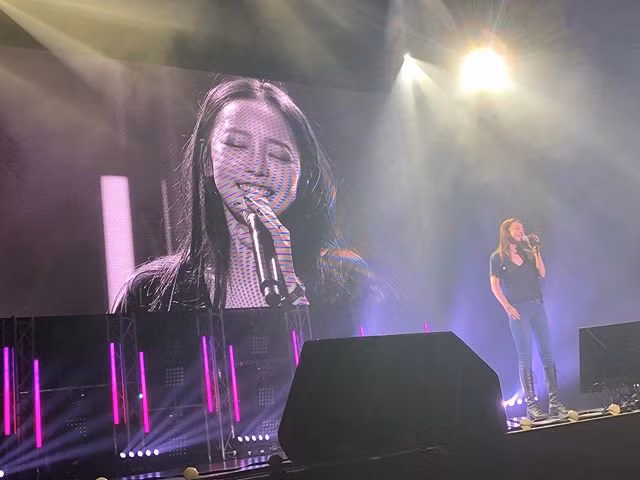 Bức ảnh trong tour diễn mới nhất của Goo Hara, cô tự nhận mình là pretty girl.