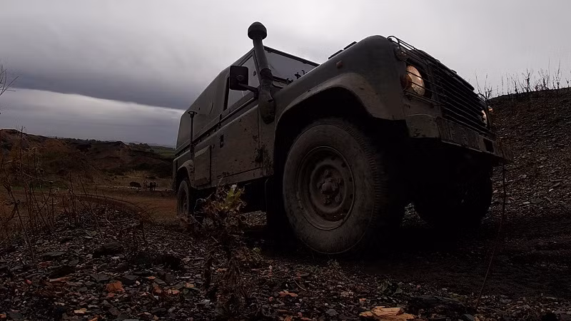 Các lái xe quân sự và dân sự đã luyện tập kỹ năng địa hình của họ trên chiếc land Rover ở Scotland trong hơn 30 năm Các lái xe quân sự và dân sự đã luyện tập kỹ năng địa hình của họ trên chiếc land Rover ở Scotland trong hơn 30 năm