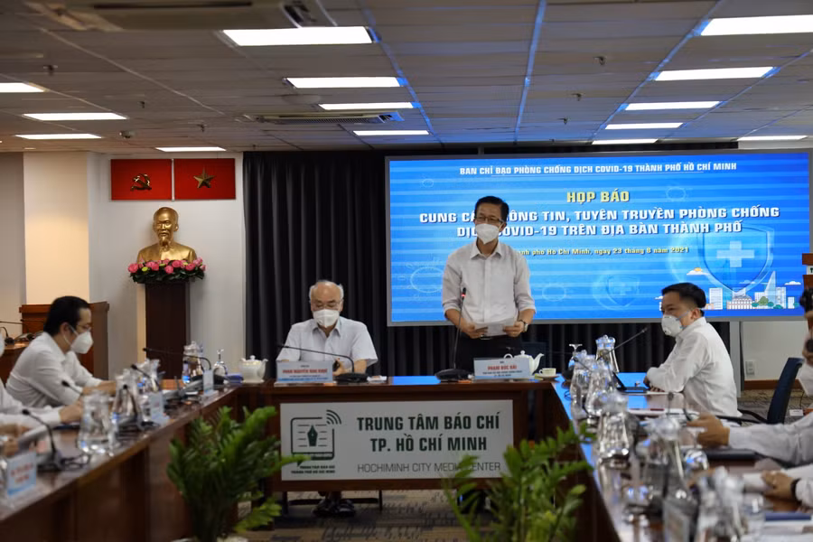 Phó Ban chỉ đạo Phạm Đức Hải phát biểu tại họp báo. Ảnh: Khang Minh.