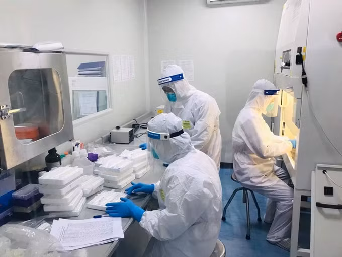 Tối 25/8, thêm 12.096 ca mắc Covid-19, gần 7.700 bệnh nhân khỏi bệnh trong ngày