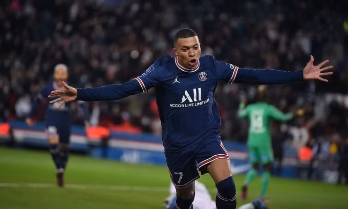 Mbappe đã gia hạn với PSG thêm 3 năm.