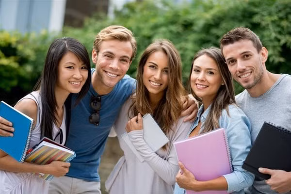 Bang Nam Australia đón du học sinh trở lại.