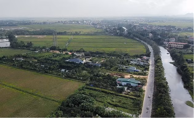 Hàng loạt công trình xây dựng trên đất nông nghiệp tại địa bàn xã Quảng Bị. Ảnh: Thanh Giang Hàng loạt công trình xây dựng trên đất nông nghiệp tại địa bàn xã Quảng Bị. Ảnh: Thanh Giang