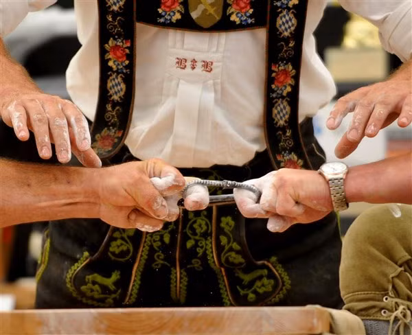 Kéo ngón tay - Môn thể thao gay cấn ảnh 2