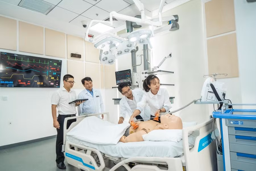 Trung tâm mô phỏng Y khoa của VinUni được thiết kế như một bệnh viện mô phỏng với hơn 30 phòng đào tạo.