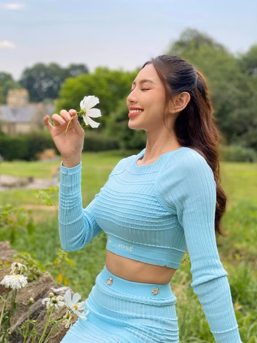 Nhan sắc trong veo của Thùy Tiên được ví như một 'nàng thơ' kiêu sa. Ảnh: FBNV.