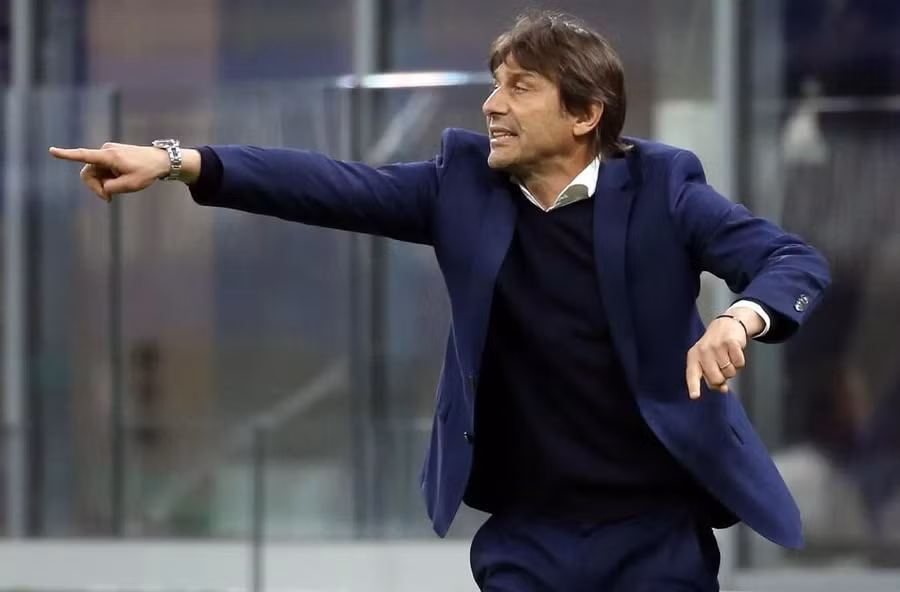 Nhà cầm quân người Ý bất ngờ chia tay Inter Milan dù giúp đội vô địch Serie A 2020-2021.
