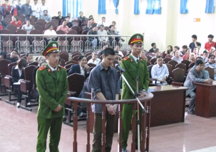 Bị cáo Nguyễn Văn Tuyến trước tòa.