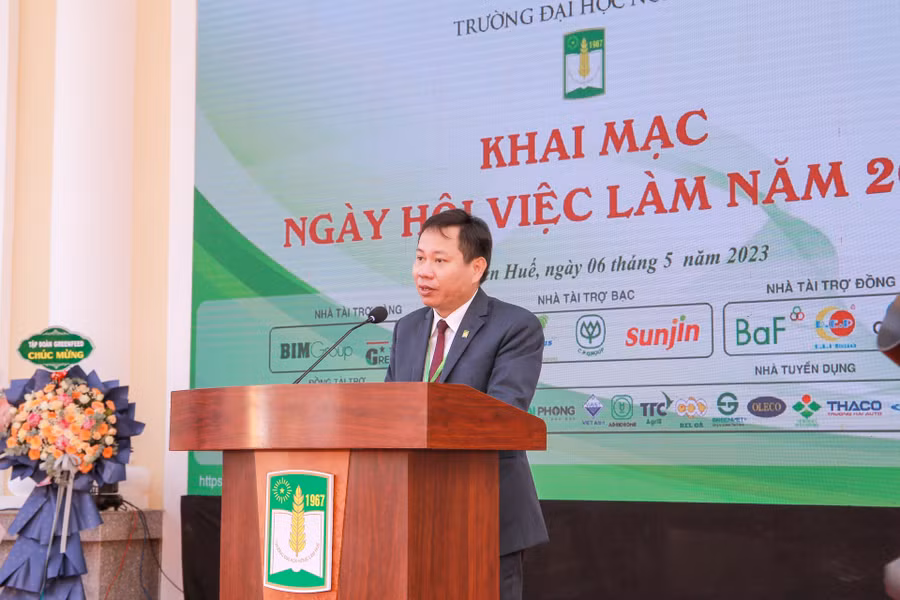 PGS.TS. Trần Thanh Đức – Hiệu trưởng trường ĐH Nông Lâm, ĐH Huế phát biểu.
