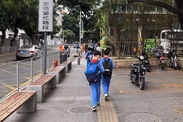 Học sinh tiểu học tại thành phố Thâm Quyến, Trung Quốc.