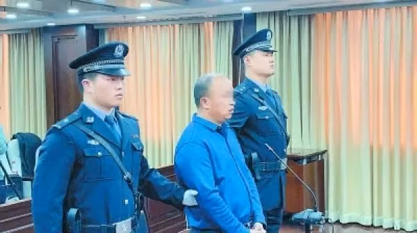 Bỏ chuột chết vào nồi lẩu của nhà hàng nổi tiếng, người đàn ông đòi bồi thường... 17 tỷ