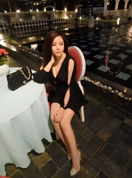 Cuộc sống sang chảnh “vạn người mơ” của em gái sao nam Việt - Ảnh 4