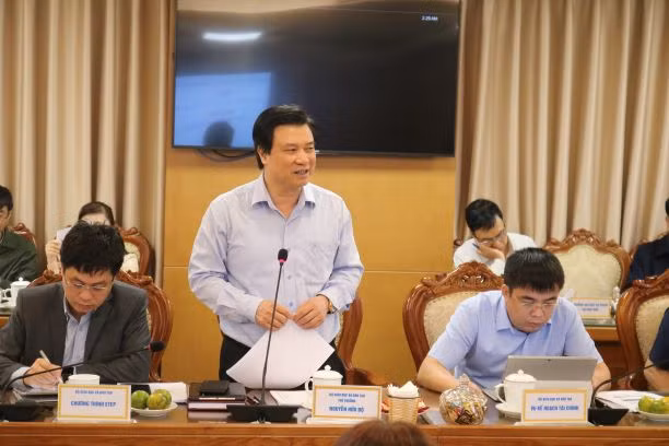 Thứ trưởng Nguyễn Hữu Độ phát biểu tại cuộc họp