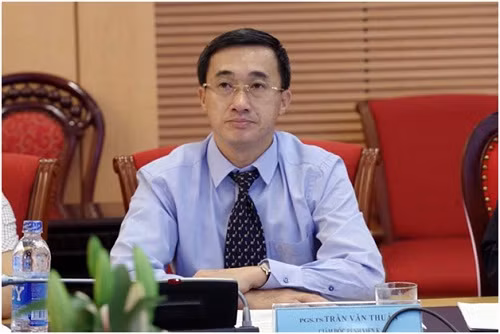 GS.TS Trần Văn Thuấn.