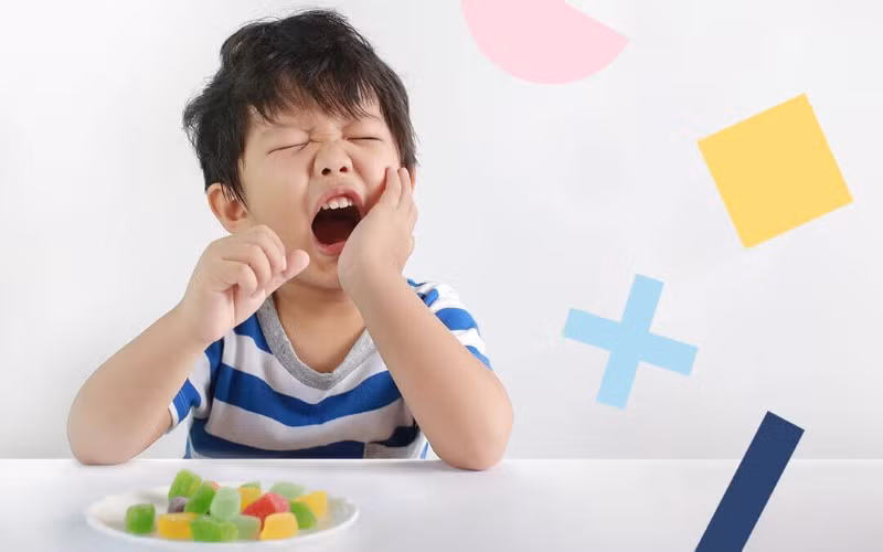 Sâu răng ở trẻ bắt nguồn từ thói quen sinh hoạt. Ảnh minh họa.