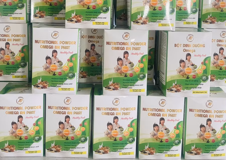 Sản phẩm bột dinh dưỡng từ nguyên liệu gạo thảo dược Vĩnh Hòa 1 mang thương hiệu Omega An Phát. (Ảnh: Vũ Long).