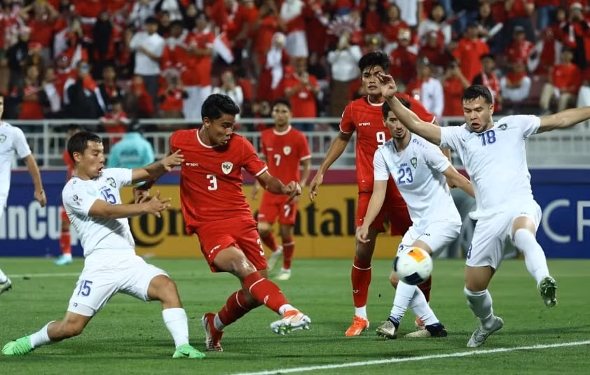 Muhammad Ferrari đệm bóng cận thành tung lưới Uzbekistan nhưng không được công nhận. Muhammad Ferrari đệm bóng cận thành tung lưới Uzbekistan nhưng không được công nhận.