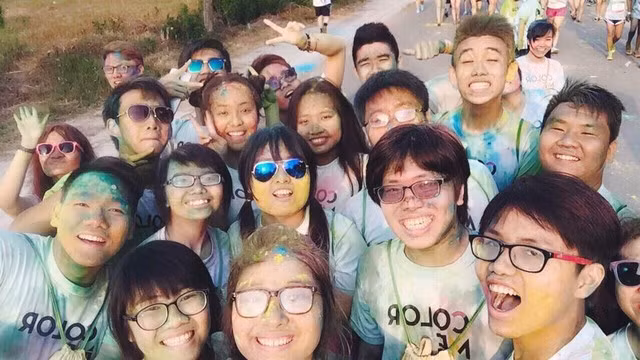 Bảo Trân gây chú ý với gương mặt “bê bết” bột màu ảnh 15
