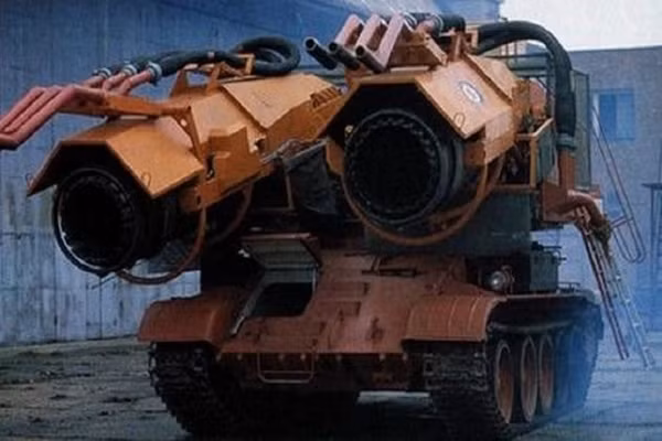 Xe tăng chữa cháy kỳ lạ nhất thế giới ảnh 3