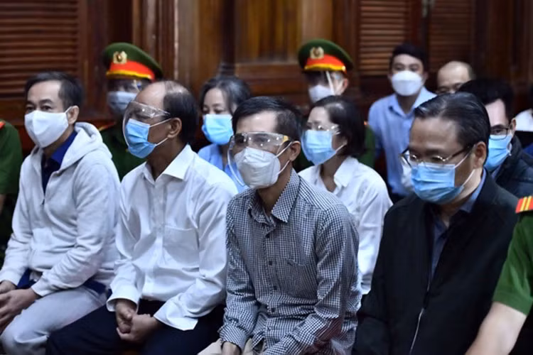 Các bị cáo tại tòa.
