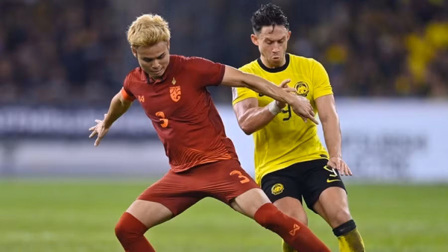Thái Lan bất lực trong việc ghi bàn vào lưới Malaysia ở bán kết lượt đi AFF Cup 2022. Thái Lan bất lực trong việc ghi bàn vào lưới Malaysia ở bán kết lượt đi AFF Cup 2022.