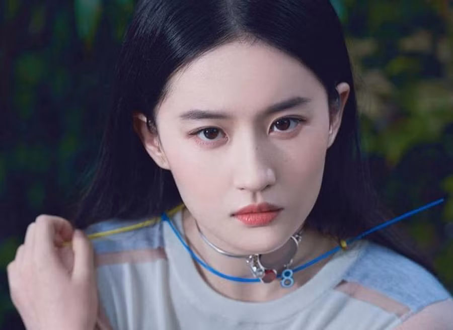 Lưu Diệc Phi được xem như một "bảo vật nhan sắc" của làng giải trí Hoa ngữ.
