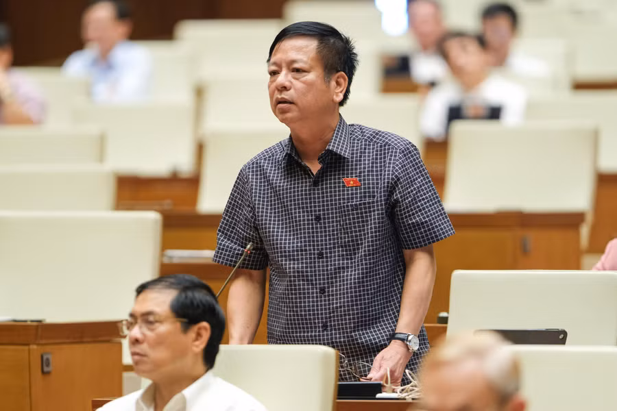 Đại biểu Nguyễn Trường Giang, Đoàn Đại biểu Quốc Hội tỉnh Đắk Nông tranh luận. Ảnh: Quochoi.vn.