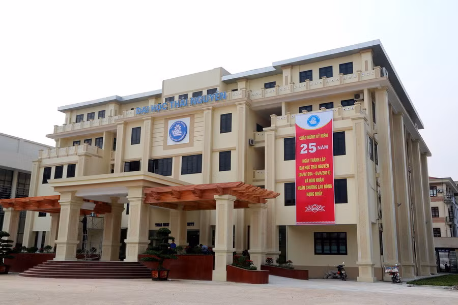 Khu nhà điều hành của Đại học Thái Nguyên. Ảnh: Việt Hà