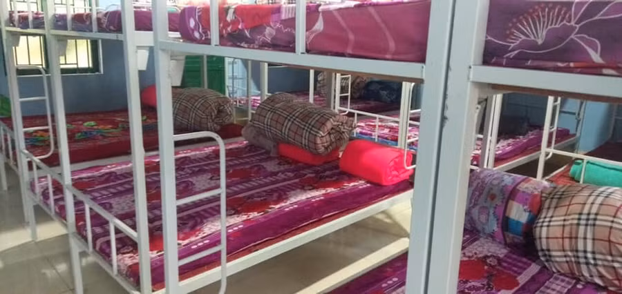 Chăn đệm ấm được tăng cường cho HS bán trú tại trường PTDTBT TH Bát Đại Sơn (Quản Bạ - Hà Giang)
