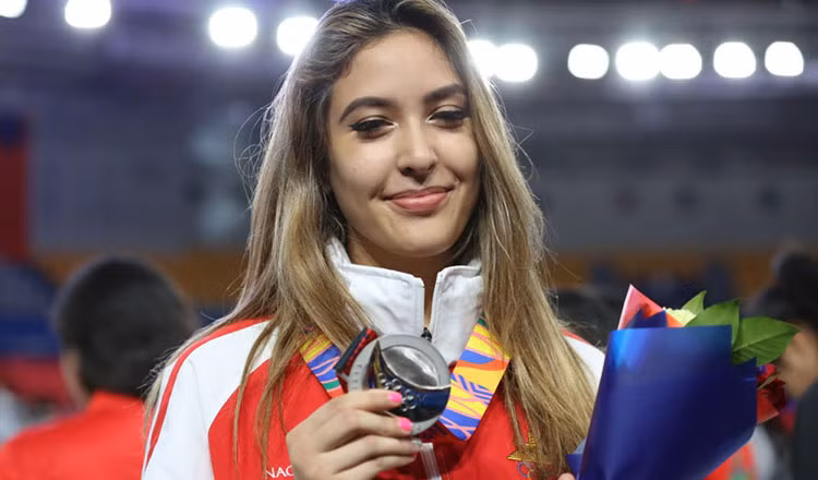Nữ võ sĩ Cassandre Nicole Tubbs của tuyển Taekwondo nước chủ nhà Campuchia.