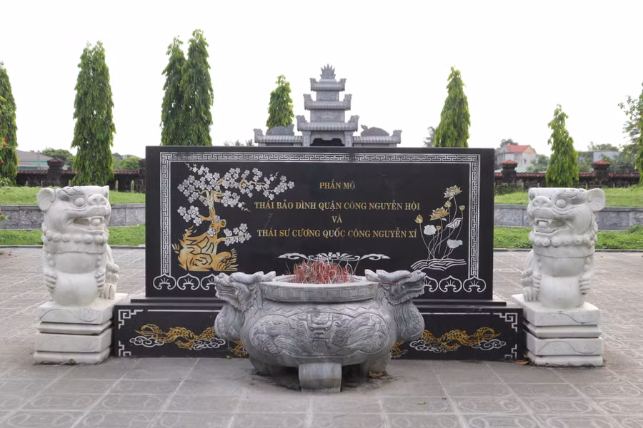 Khu lăng mộ của danh tướng, danh thần Nguyễn Xí. Ảnh: Phạm Tâm