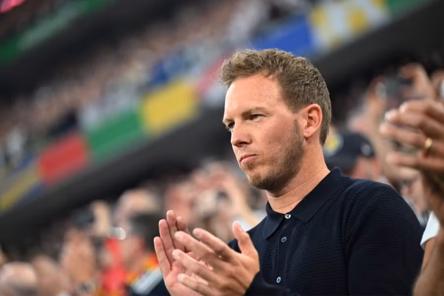 Julian Nagelsmann là nhà cầm quân trẻ nhất lịch sử EURO. Julian Nagelsmann là nhà cầm quân trẻ nhất lịch sử EURO.