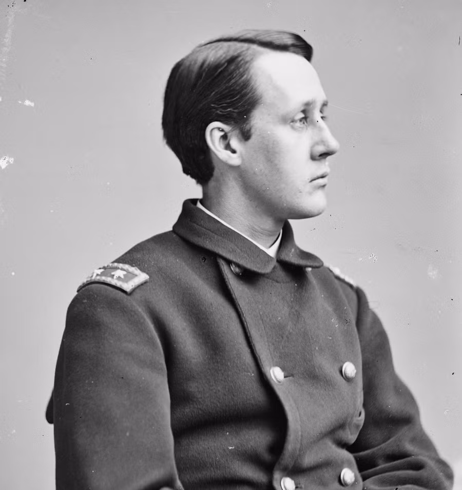 Chân dung Frank Barlow.