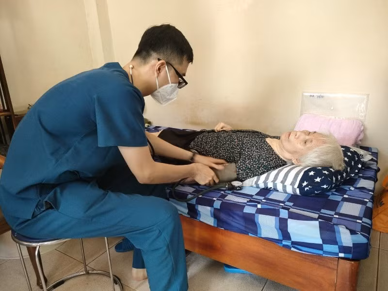 Nhóm được tiêm mũi 4 là người từ 50 tuổi trở lên. Ảnh: HCDC.