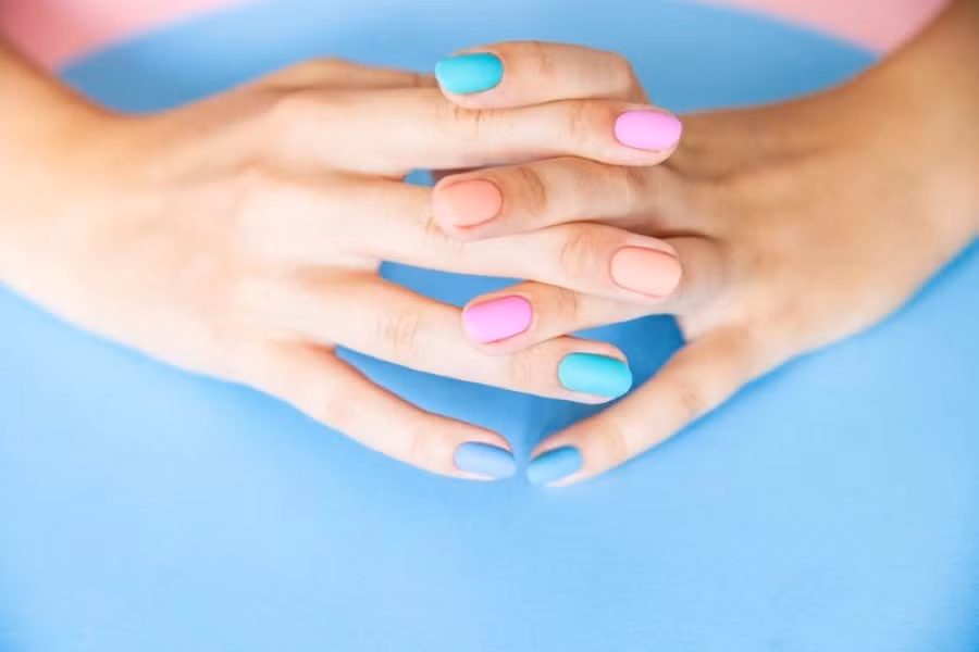Độc chất trong sơn móng tay ảnh hưởng đến gan