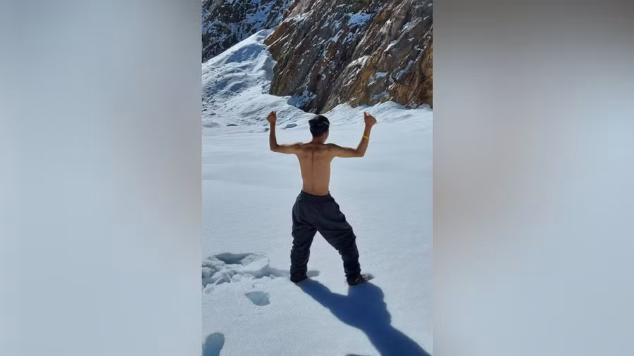 Một người Sherpa trên dãy Himalaya. Ảnh: Vikram Sharma Một người Sherpa trên dãy Himalaya. Ảnh: Vikram Sharma