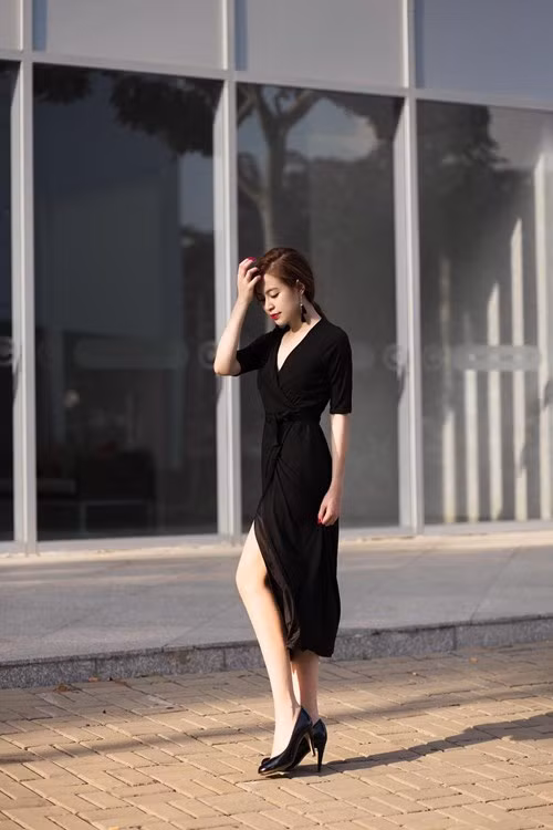 Gu thời trang thanh lịch đời thường của Hoàng Thùy Linh - ảnh 11