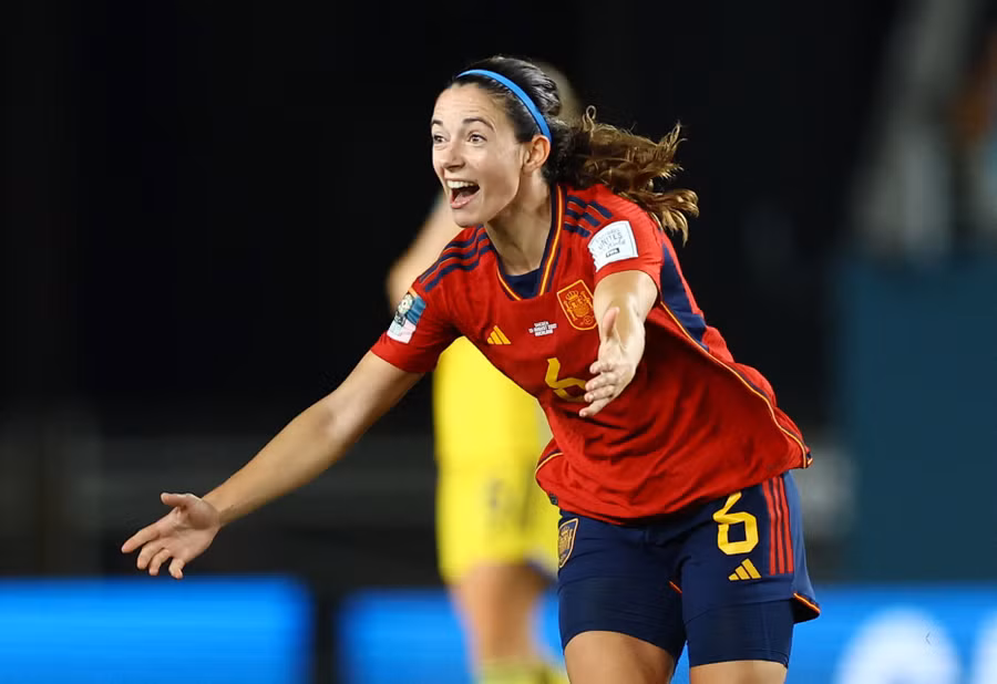 Aitana Bonmati ăn mừng chiến thắng sau trận chung kết World Cup 2023.
