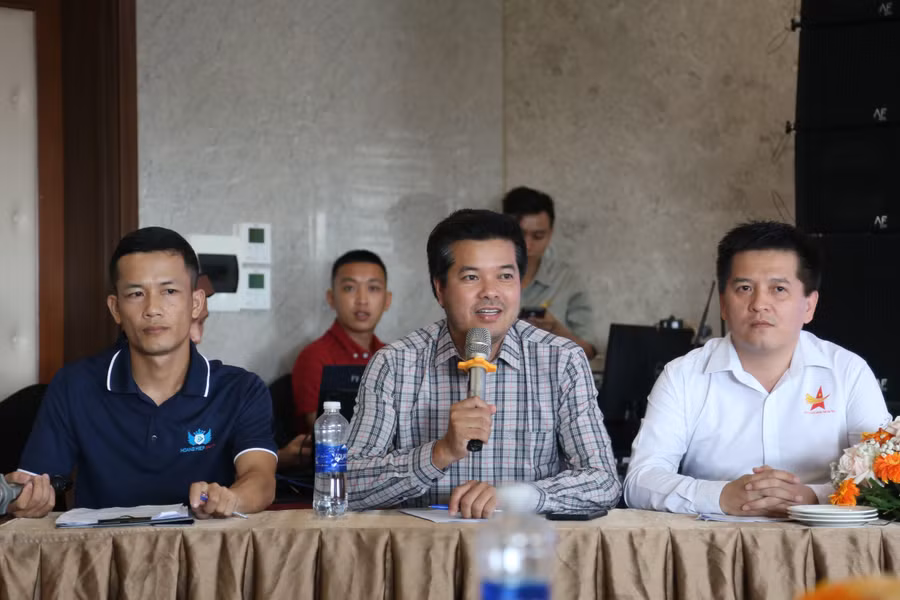 Đại diện Ban tổ chức trả lời các vấn đề liên quan tại buổi họp báo.