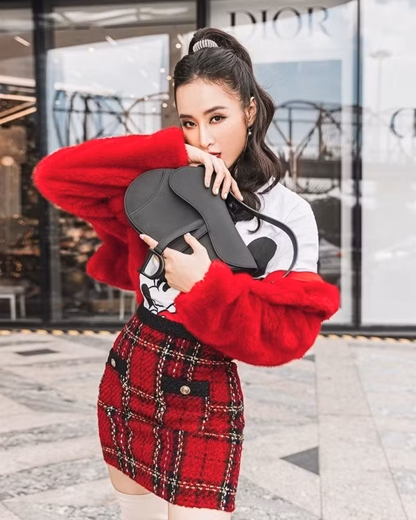 Mỹ nhân Việt gợi ý diện đồ đỏ hút lộc cho cả năm may mắn ảnh 9 6 Mỹ nhân Việt gợi ý diện đồ đỏ hút lộc cho cả năm may mắn tyty