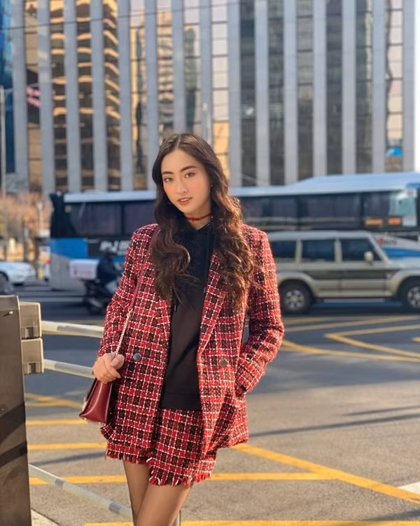 Mỹ nhân Việt gợi ý diện đồ đỏ hút lộc cho cả năm may mắn ảnh 2 6 Mỹ nhân Việt gợi ý diện đồ đỏ hút lộc cho cả năm may mắn tyty