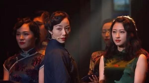 han tuyet: my nhan gia the hoanh trang, chua tung so quy tac ngam trong showbiz - 8