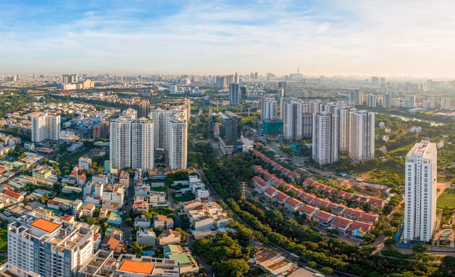 Nhiều giải pháp ngắn, trung và dài hạn thời gian qua nhằm tháo gỡ khó khăn, vướng mắc cho thị trường bất động sản và hạn chế rủi ro cho nền kinh tế.